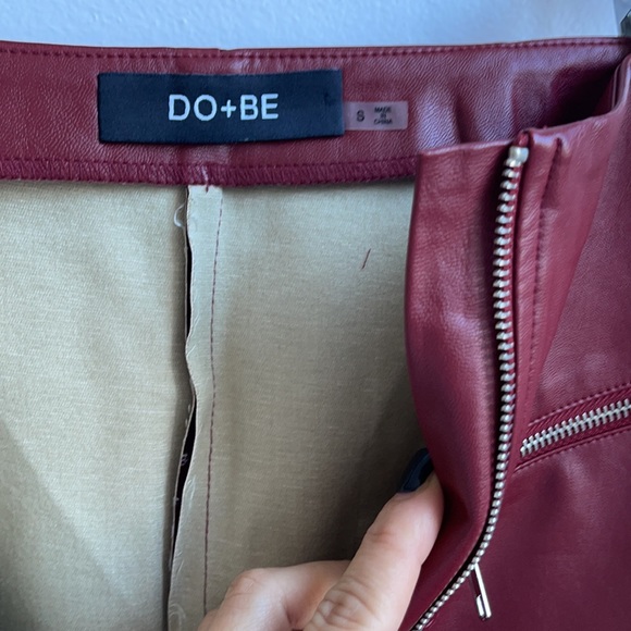 DO + BE VEGAN LEATHER ZIPPER SKIRT - Picture 7 of 8